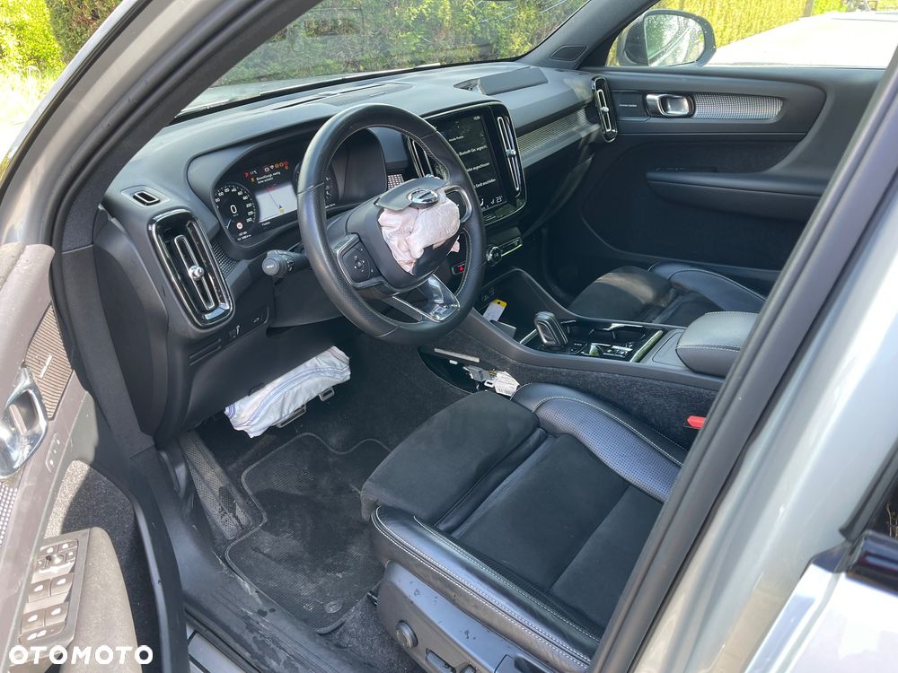 Volvo XC 40 D4 AWD Geartronic R-Design - 25