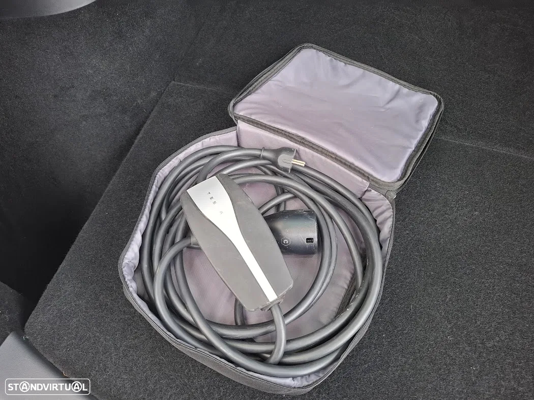 Tesla Model Y Long Range Dual Motor AWD - 48
