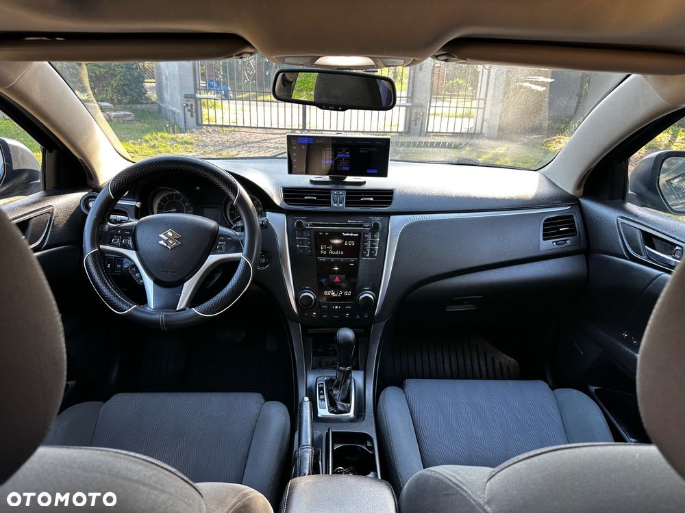 Suzuki Kizashi 2.4 Sport 4WD CVT - 11