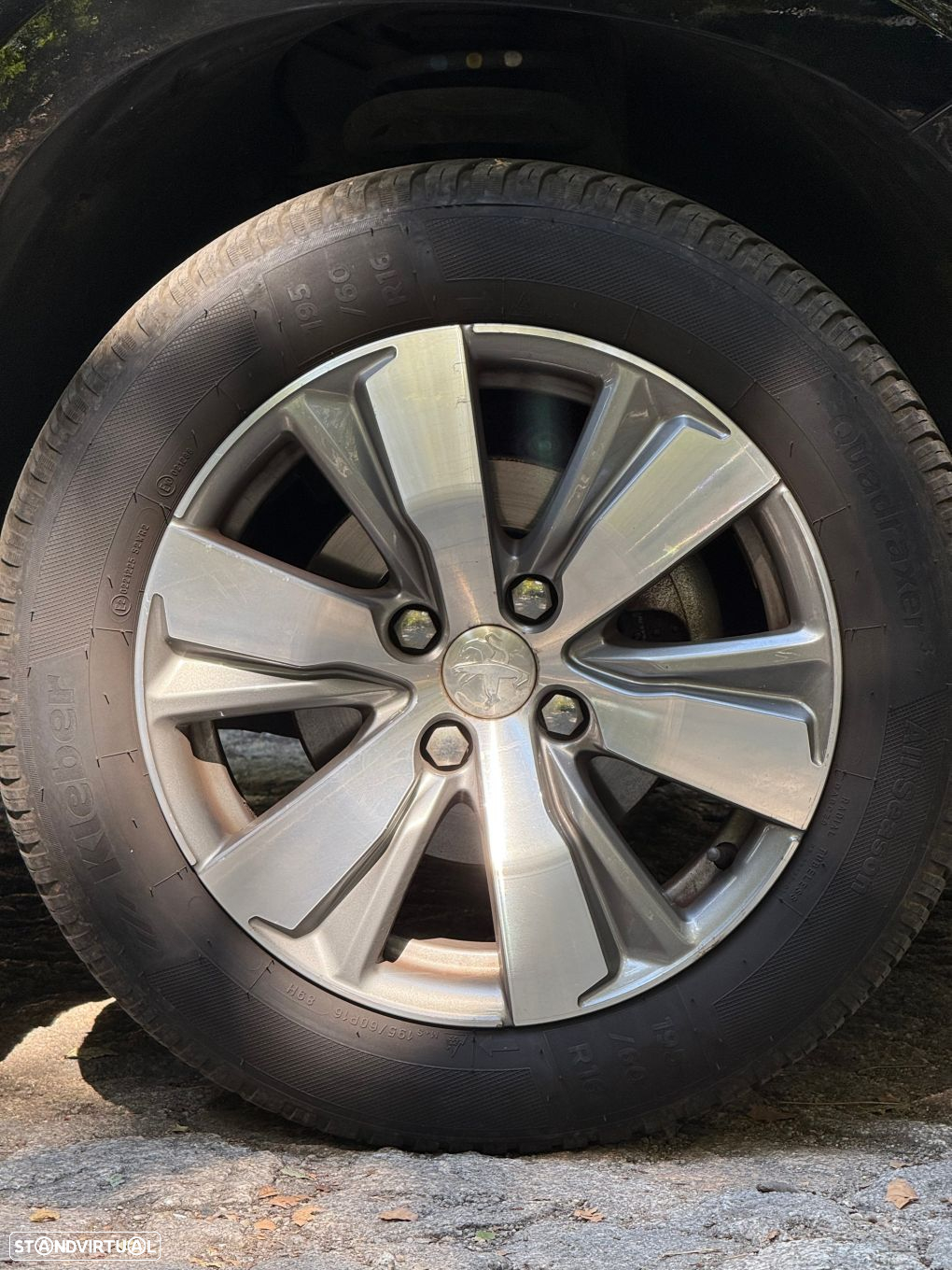 Peugeot 2008 1.2 PureTech Allure - 26