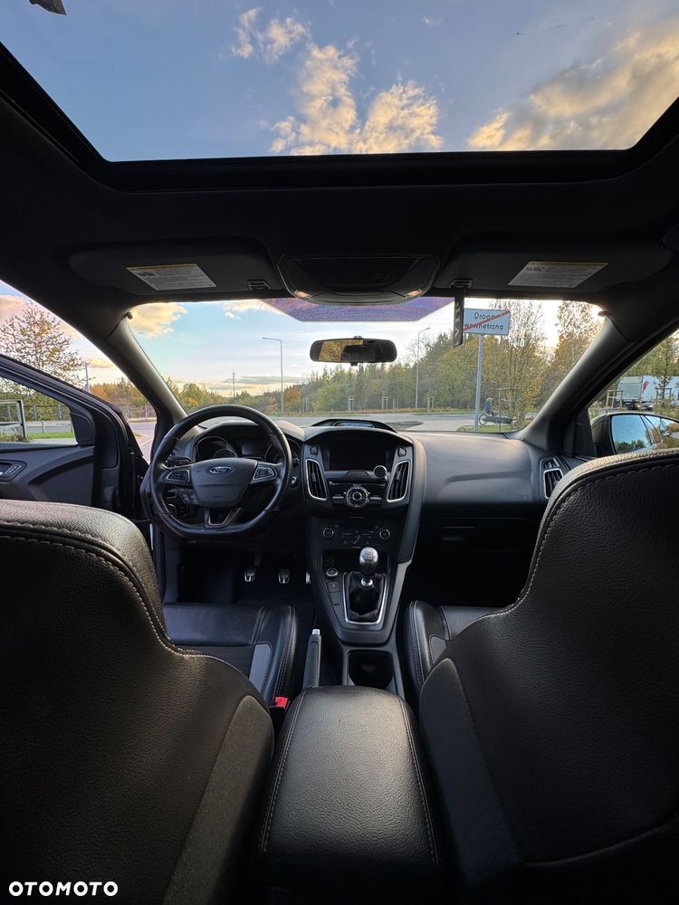 Ford Focus 2.0 EcoBoost ST - 11