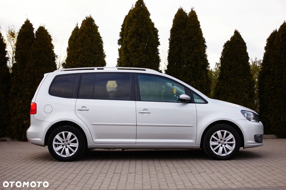 Volkswagen Touran 1.6 TDI DPF BlueMotion Technology DSG Highline - 8