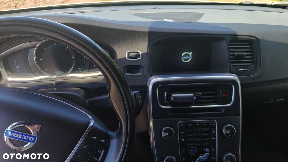 Volvo V60 D5 AWD Geartronic Summum - 11