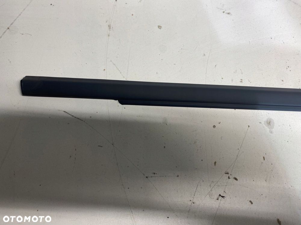 LISTWA PARAPET DRZWI PRAWY PRZÓD KIA PICANTO 2004- - 2