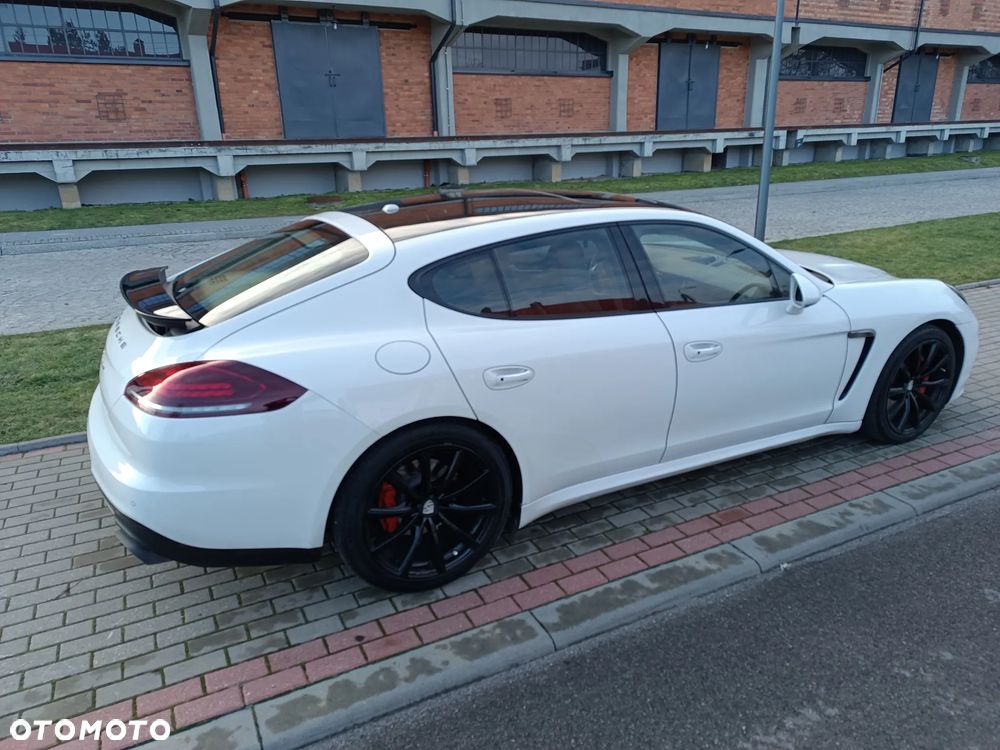 Porsche Panamera 4 PDK Edition - 11