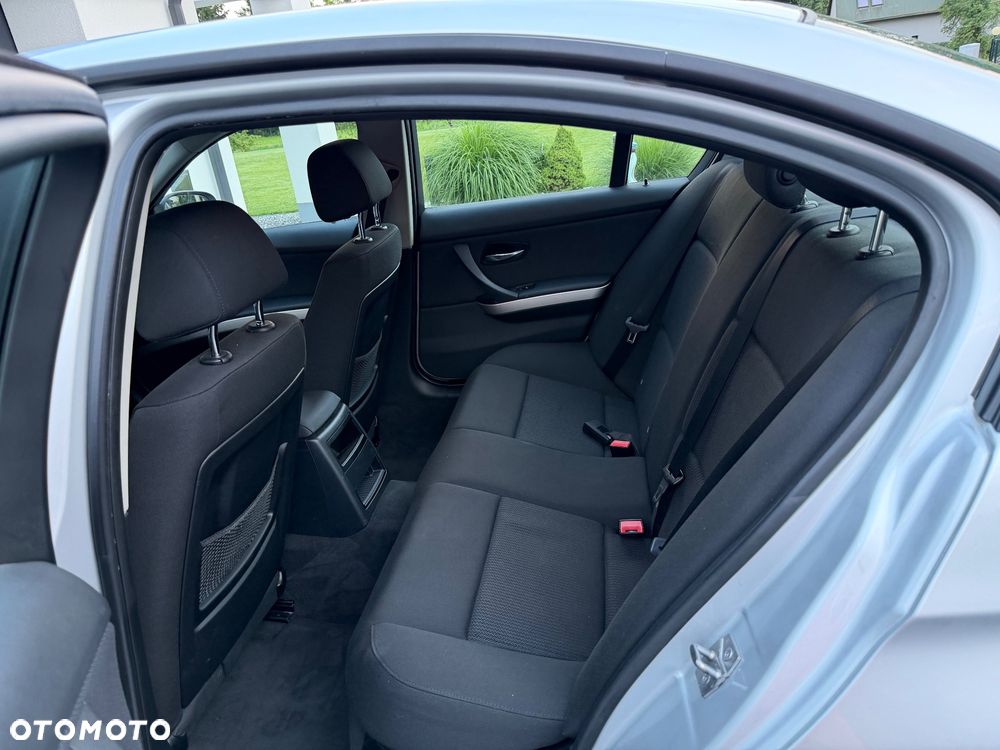 BMW Seria 3 320d - 11
