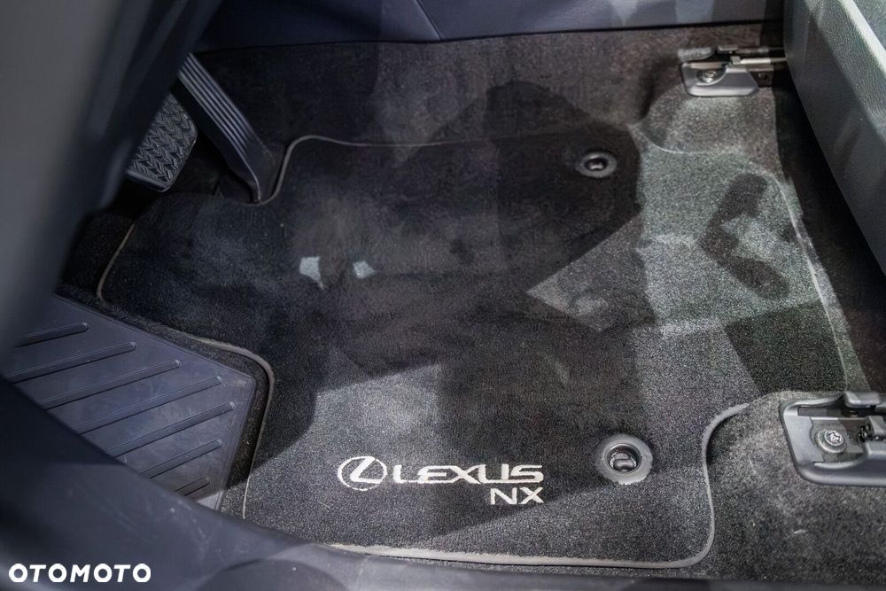 Lexus NX 350h Prestige 2WD - 33