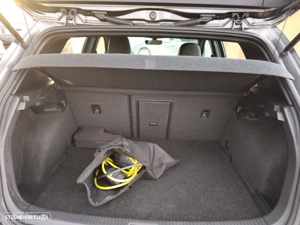VW Golf 1.4 TSI e-Hybrid DSG - 11