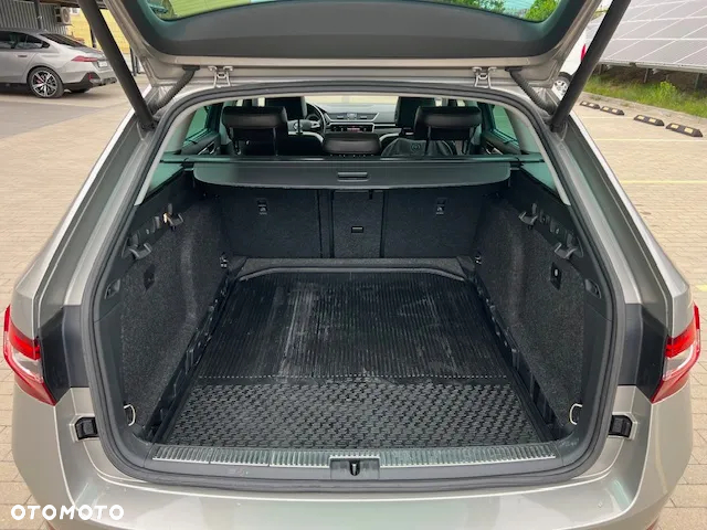 Skoda Superb 2.0 TDI L&K DSG - 12