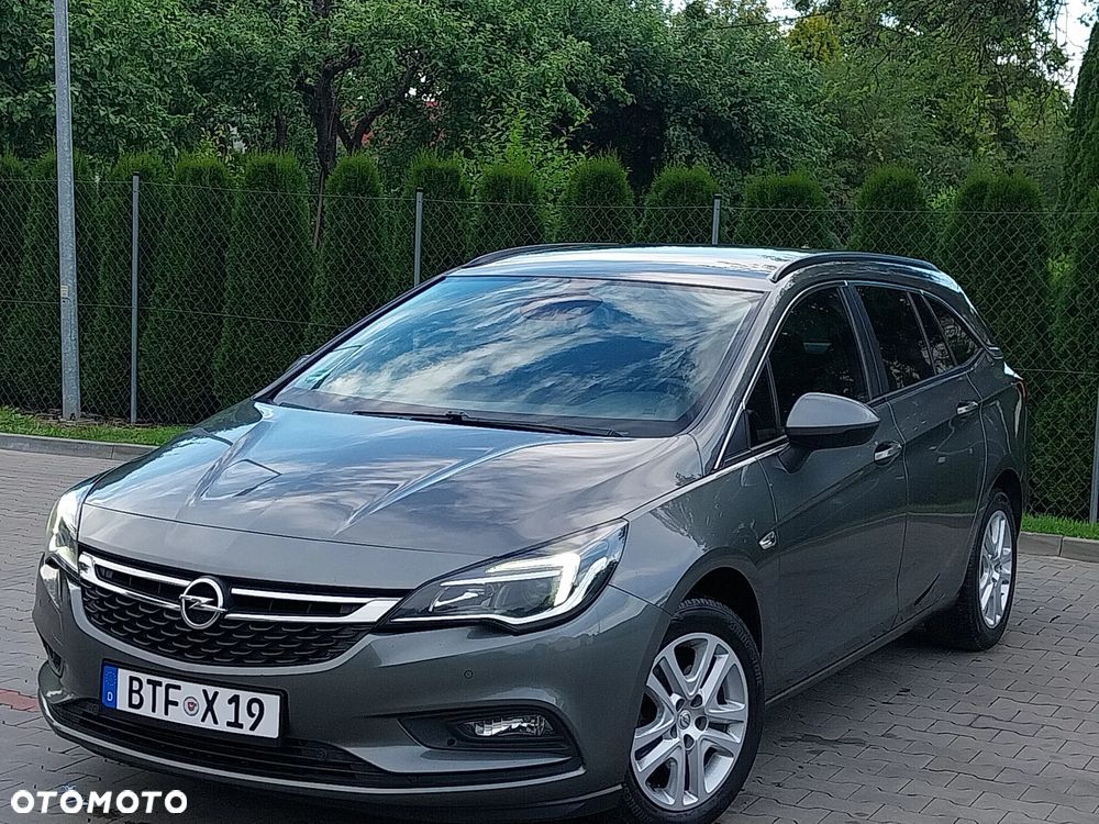 Opel Astra 1.6 CDTI Cosmo - 1