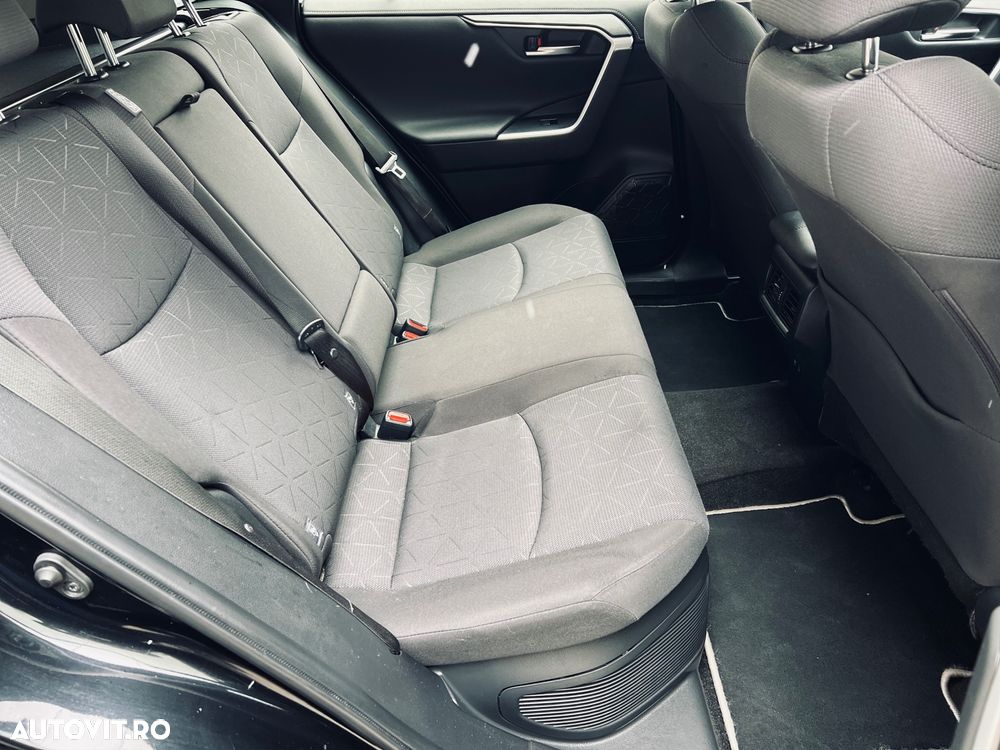 Toyota RAV4 - 18