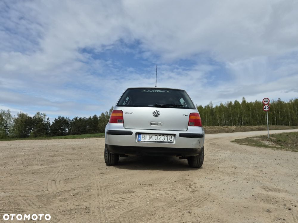 Volkswagen Golf 1.9 TDI - 4
