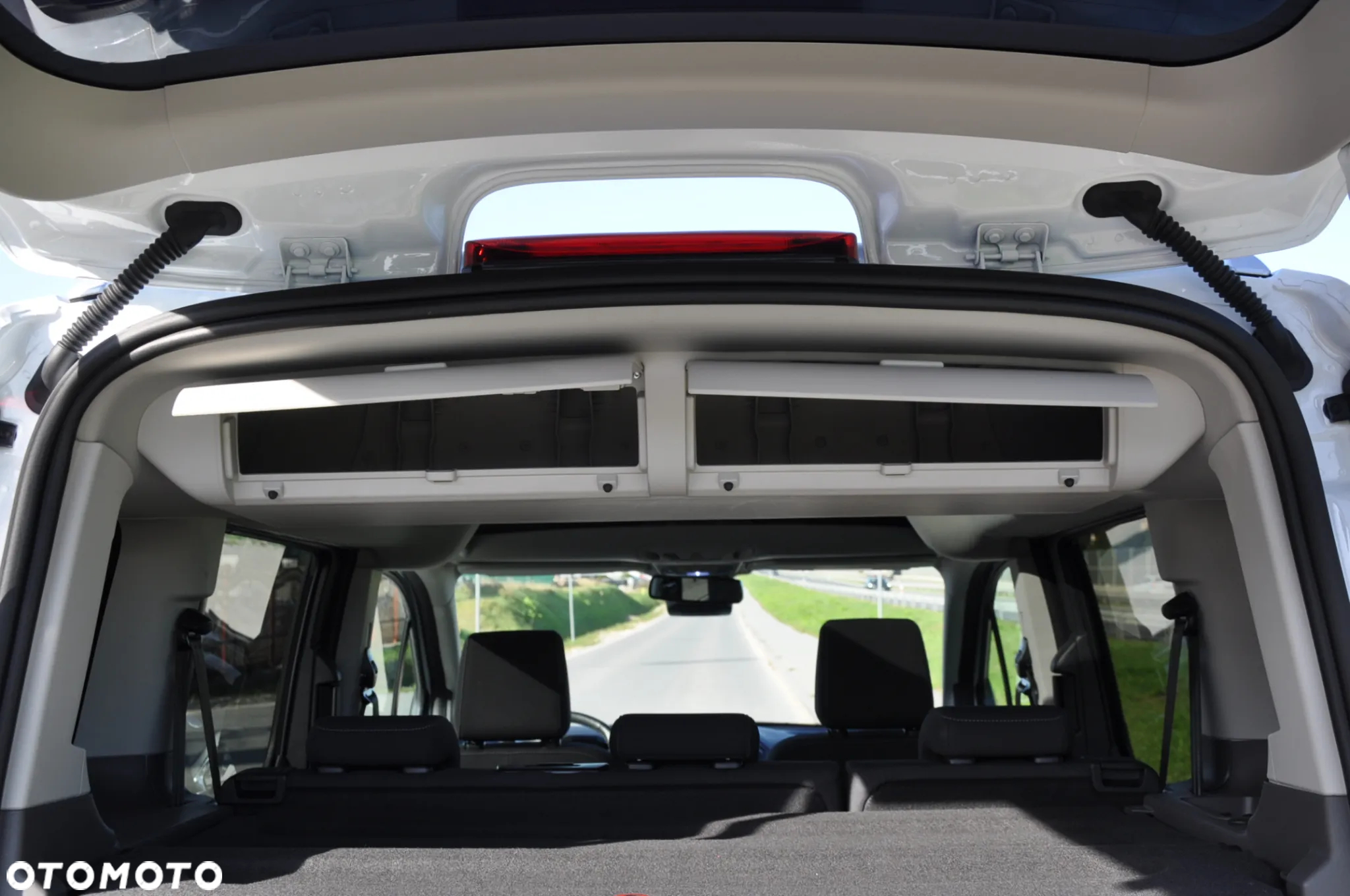 Ford Tourneo Connect 1.5 EcoBlue Active PowerShift - 13