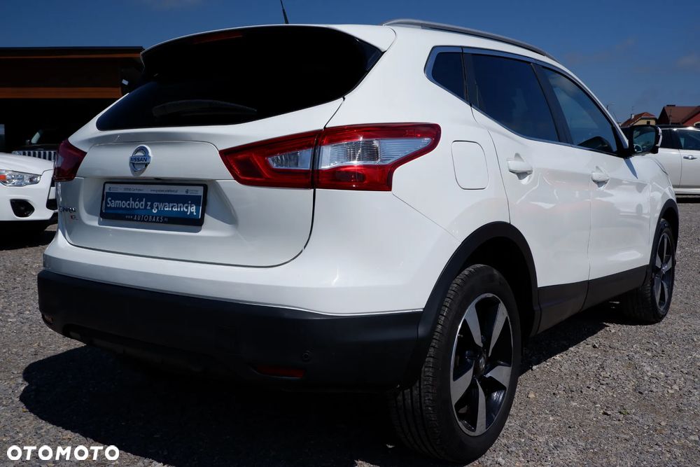 Nissan Qashqai 1.6 dCi Xtronic N-Connecta - 32