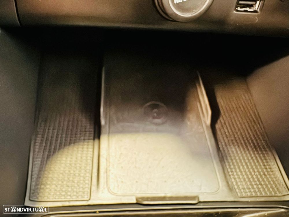 Volvo XC 40 1.5 T3 Momentum Plus - 25