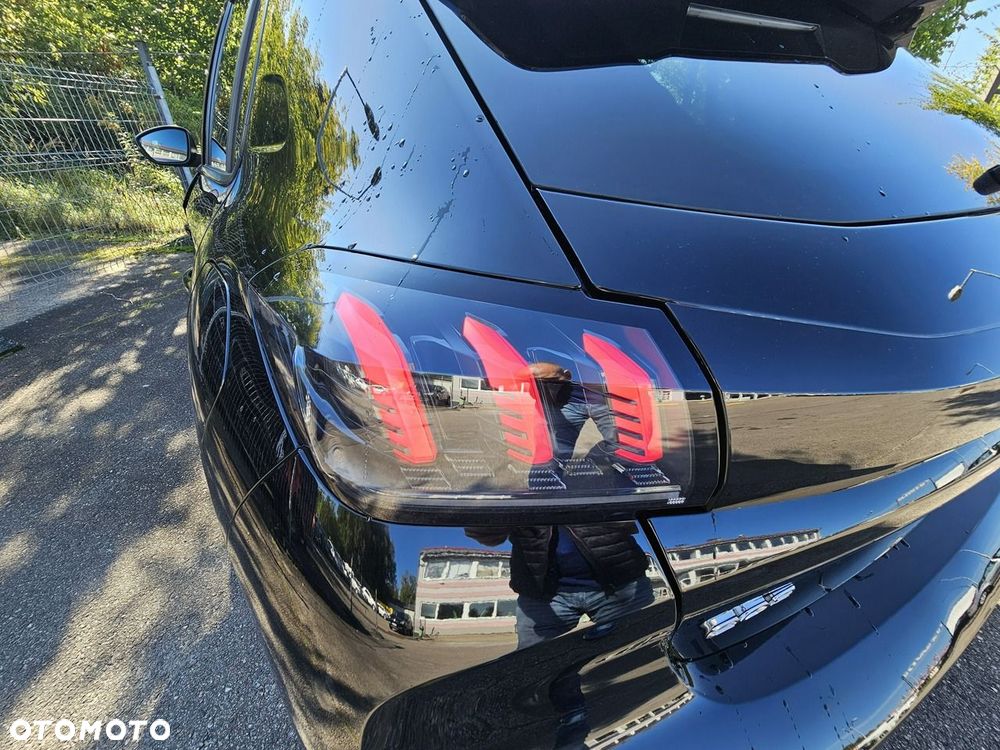 Peugeot 208 1.2 PureTech Allure S&S EAT8 - 11