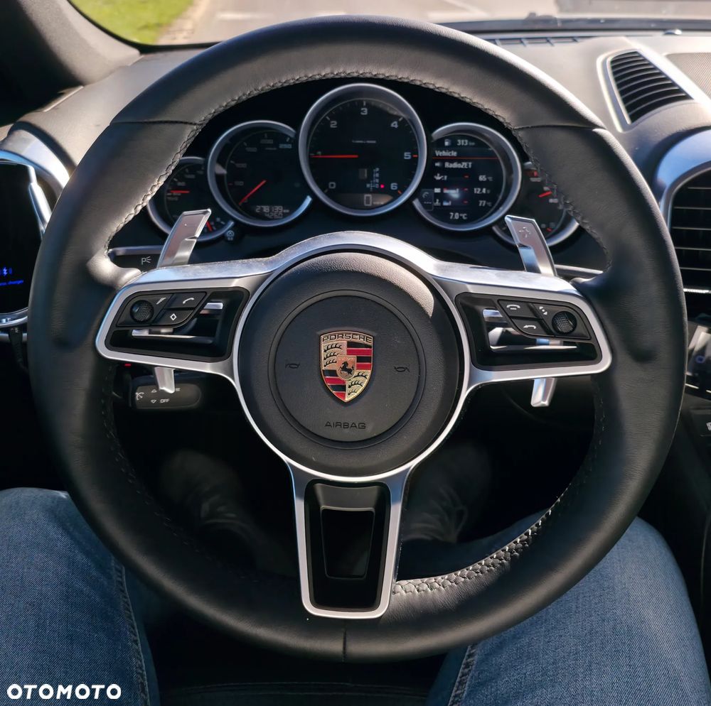 Porsche Cayenne - 3