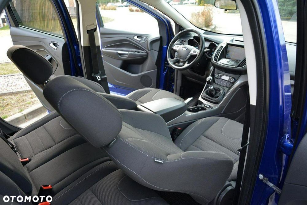 Ford Kuga 1.5 EcoBoost 2x4 Titanium - 19