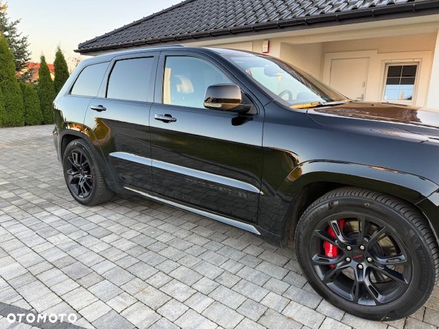 Jeep Grand Cherokee - 24