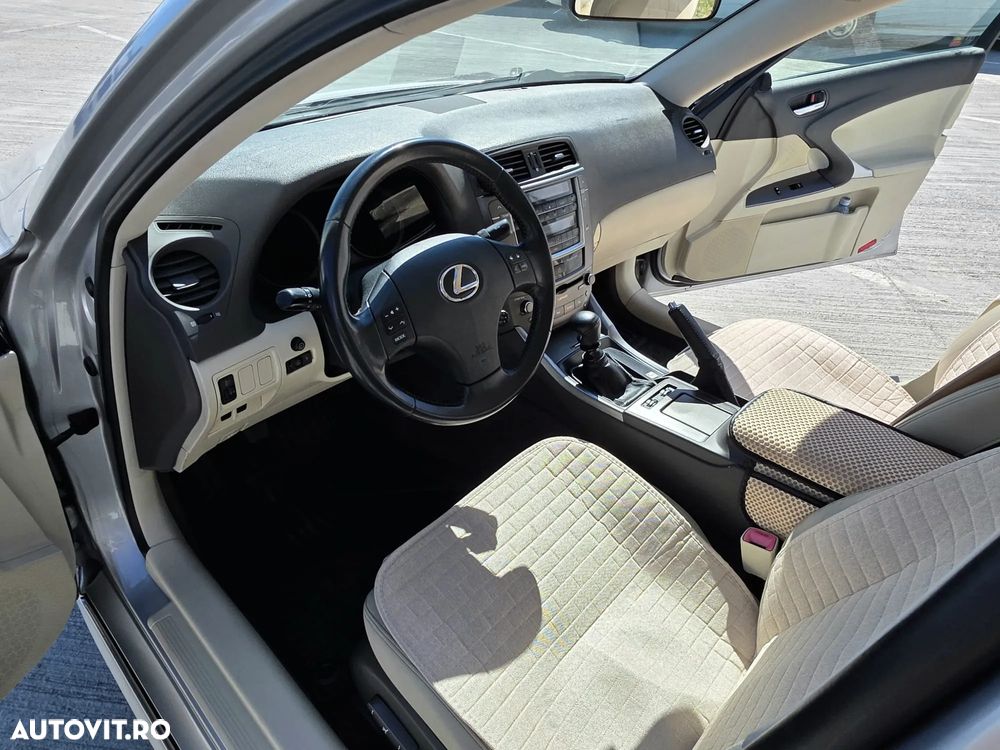 Lexus Seria IS 220d Luxury - 6