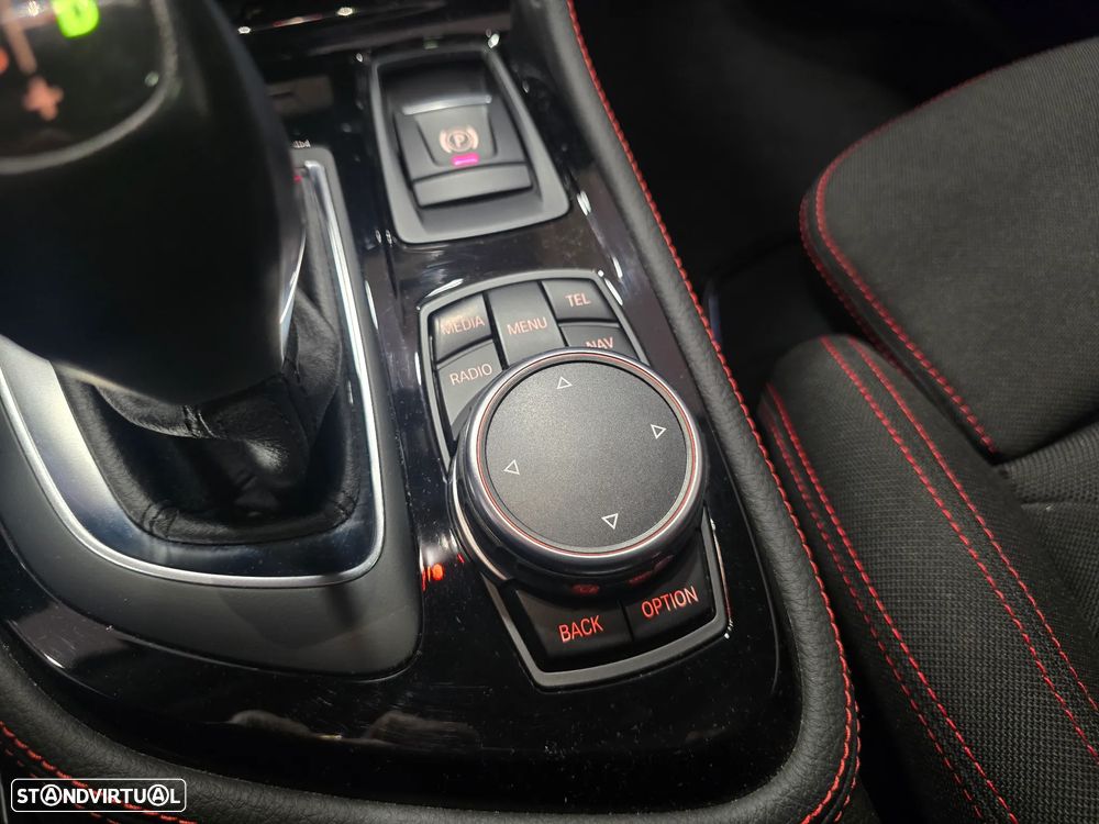 BMW 218 Active Tourer d Aut. Sport Line - 33