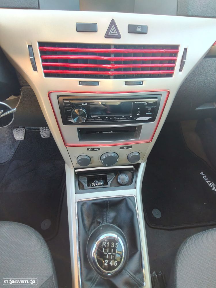 Opel Astra 1.3 CDTi Enjoy EcoFLEX - 9