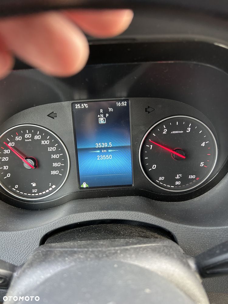 Mercedes-Benz Sprinter - 14
