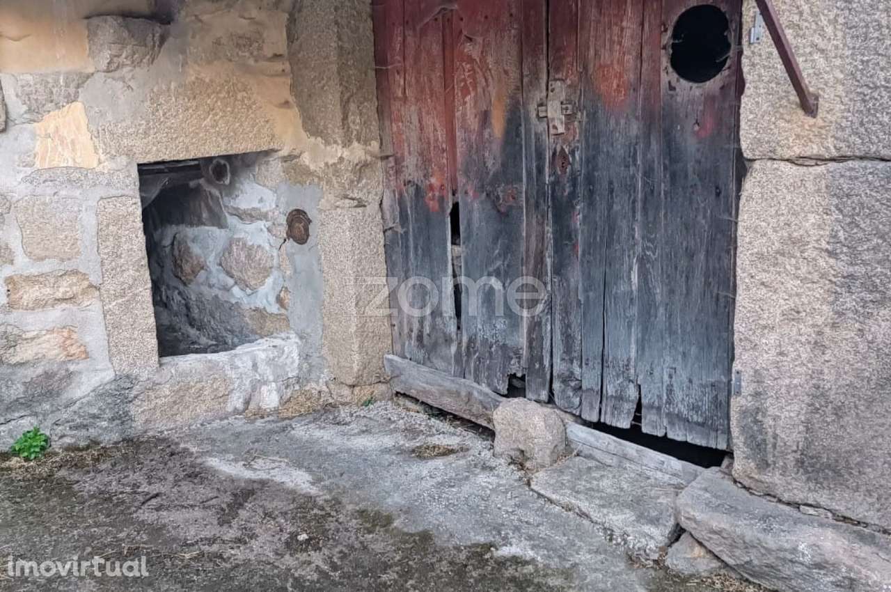 Terreno com Palheiro - Grande imagem: 2/3