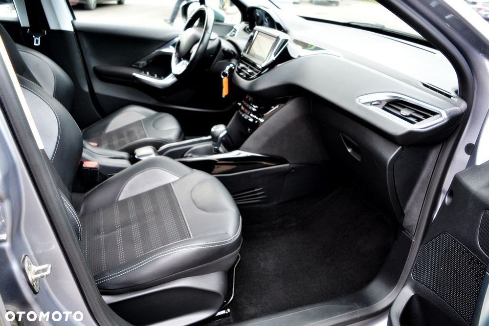 Peugeot 2008 PureTech 110 GPF Stop&Start EAT6 Allure - 12