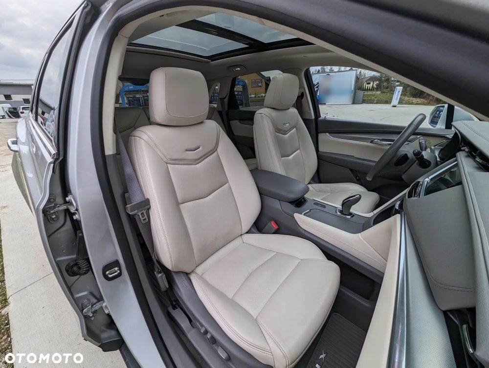 Cadillac XT5 - 9