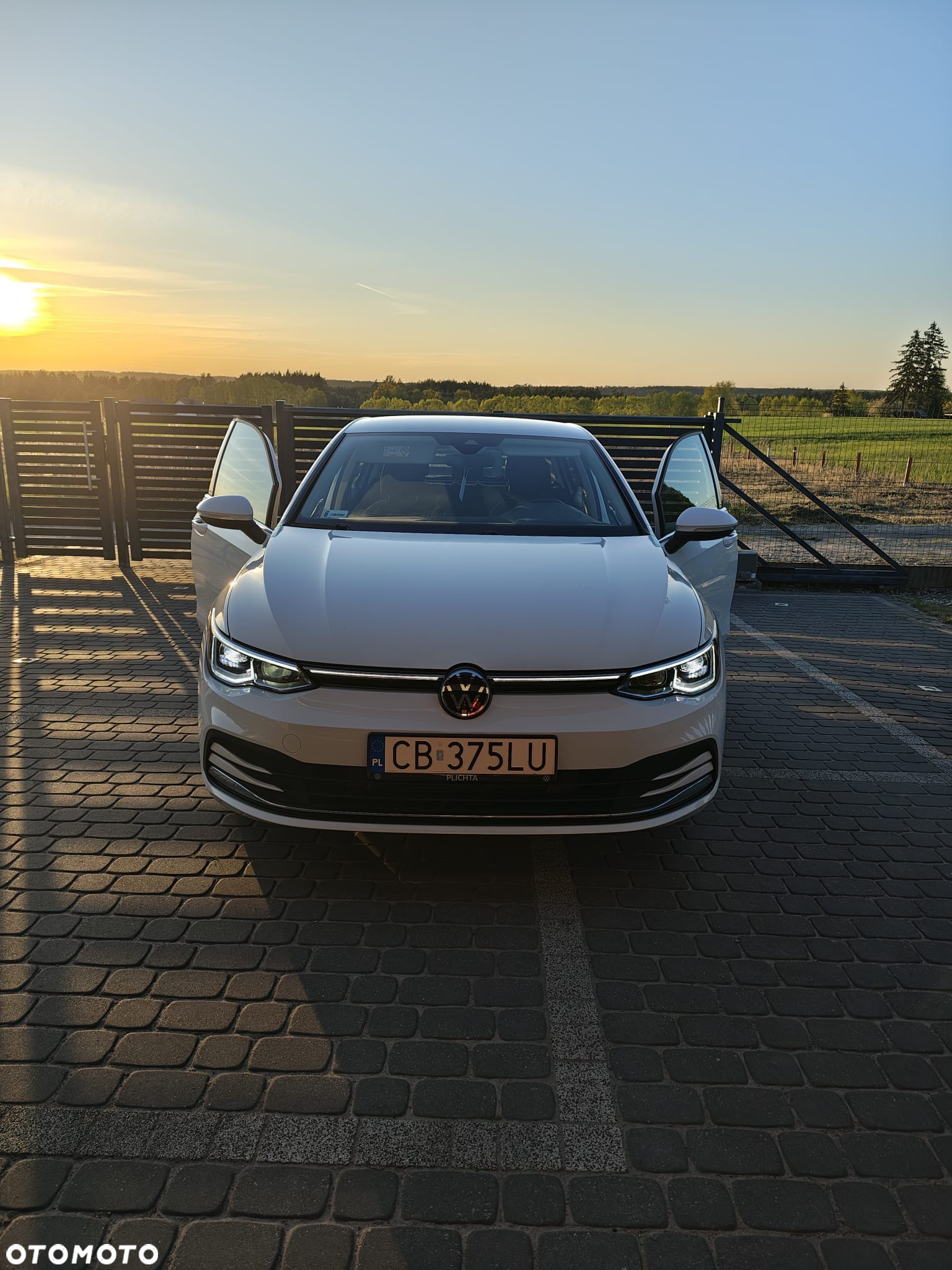 Volkswagen Golf VIII 1.5 eTSI EVO Style DSG - 2
