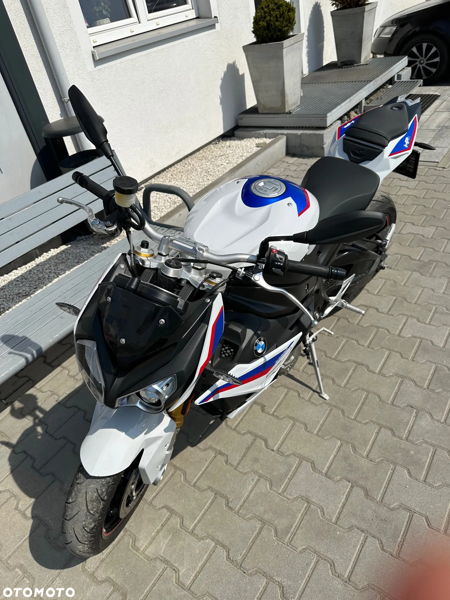 BMW S - 4