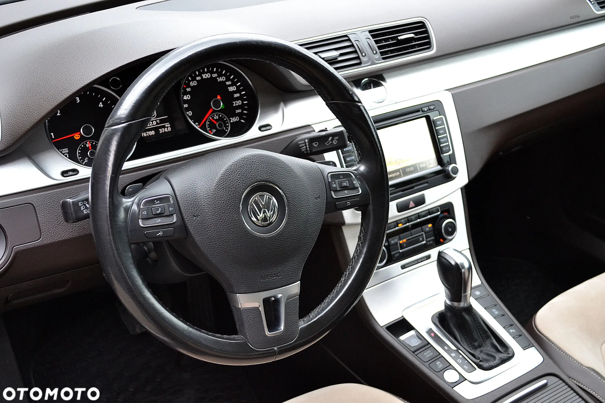 Volkswagen Passat 2.0 TDI DPF Comfortline DSG - 9