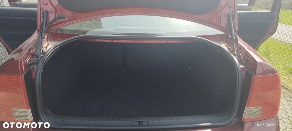 Volkswagen Passat - 24