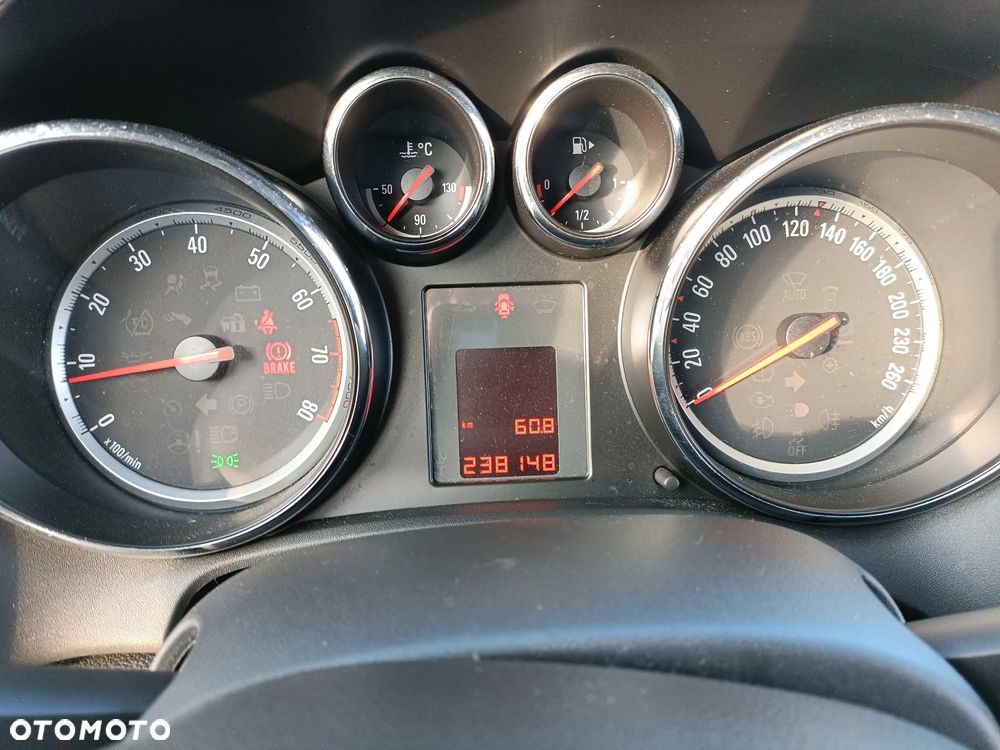 Opel Astra 1.6 Design Edition - 11