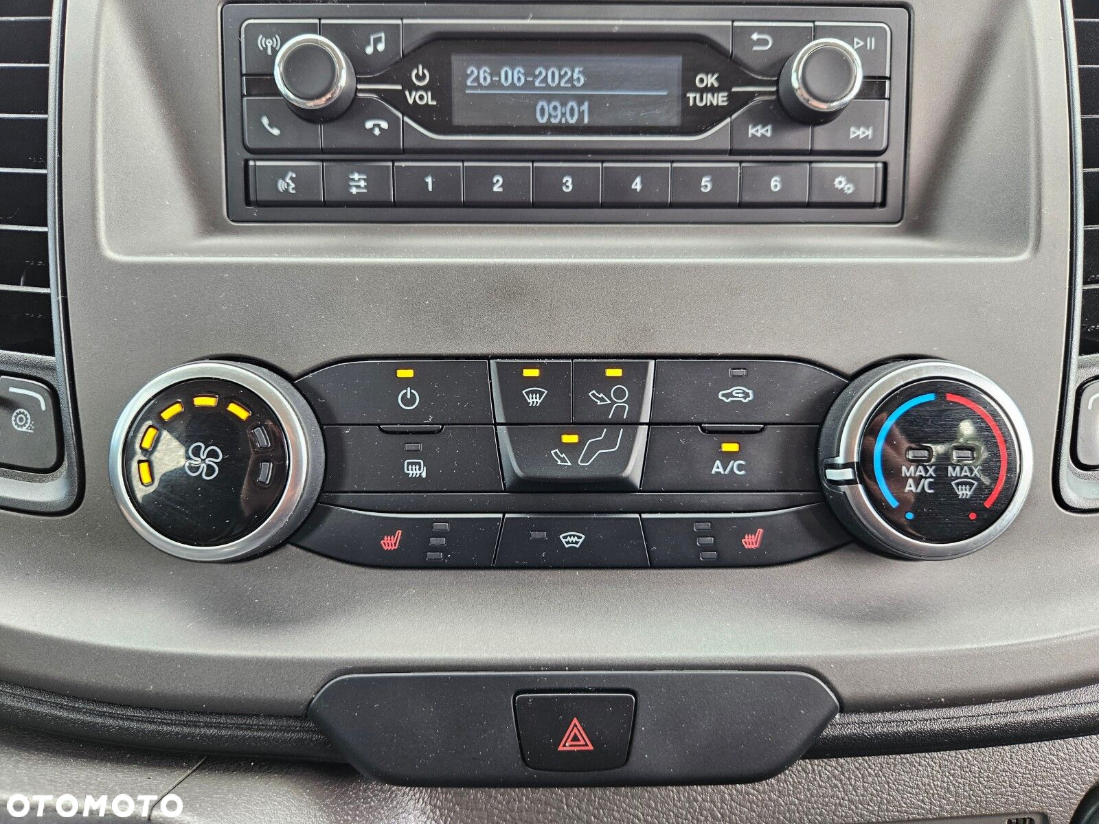 Ford transit-custom L2H1 *89900zł NETTO* Brygadówka 6 osób 2.0TdCi/170KM - 28