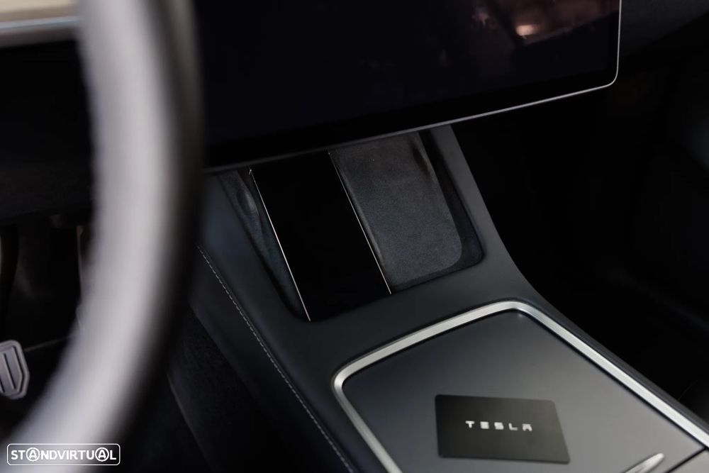 Tesla Model Y Long Range Dual Motor AWD - 25