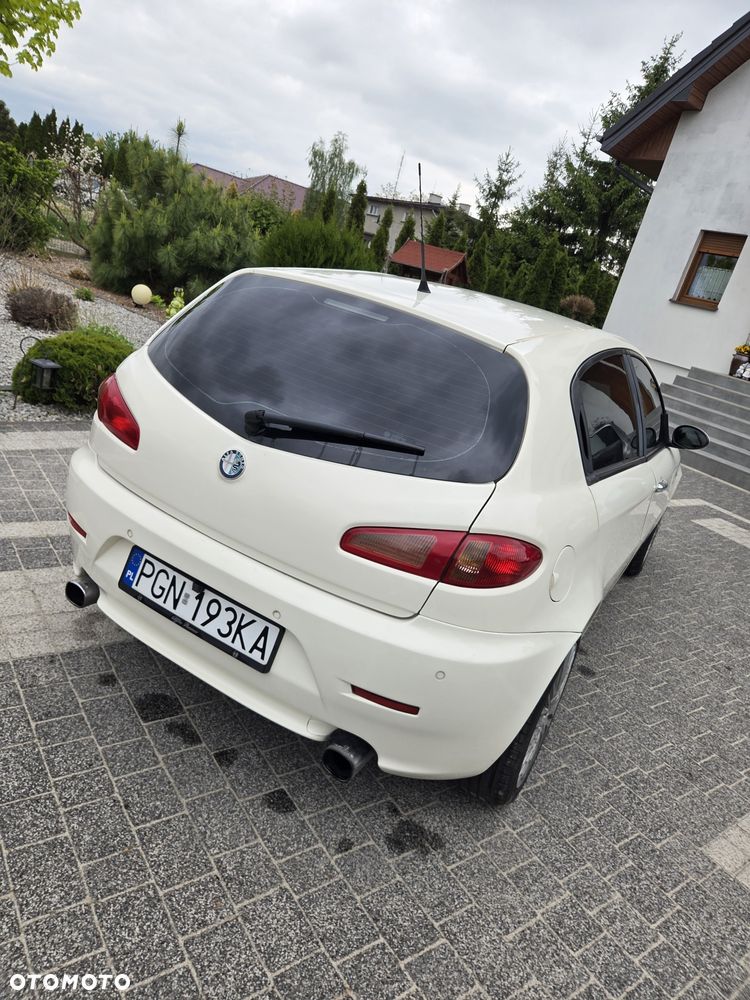 Alfa Romeo 147 - 2