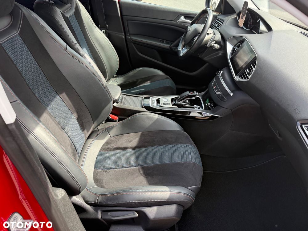 Peugeot 308 PureTech 130 GPF EAT8 Stop & Start Allure Pack - 8