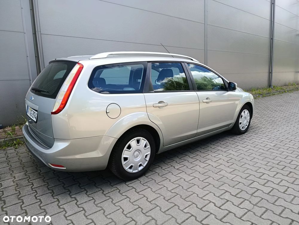 Ford Focus 1.6 16V Style+ - 8