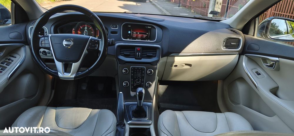Volvo V40 - 15