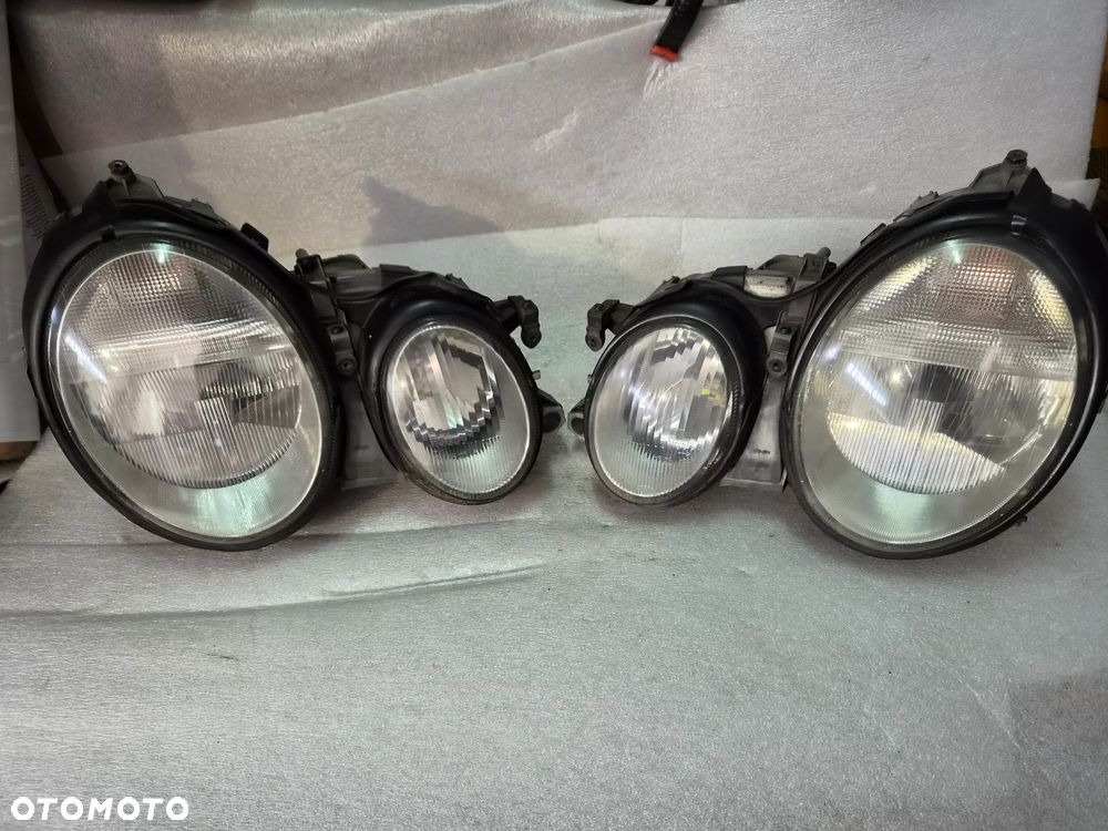 Lampa Xenon Mercedes CLK W208 kompletna L/R