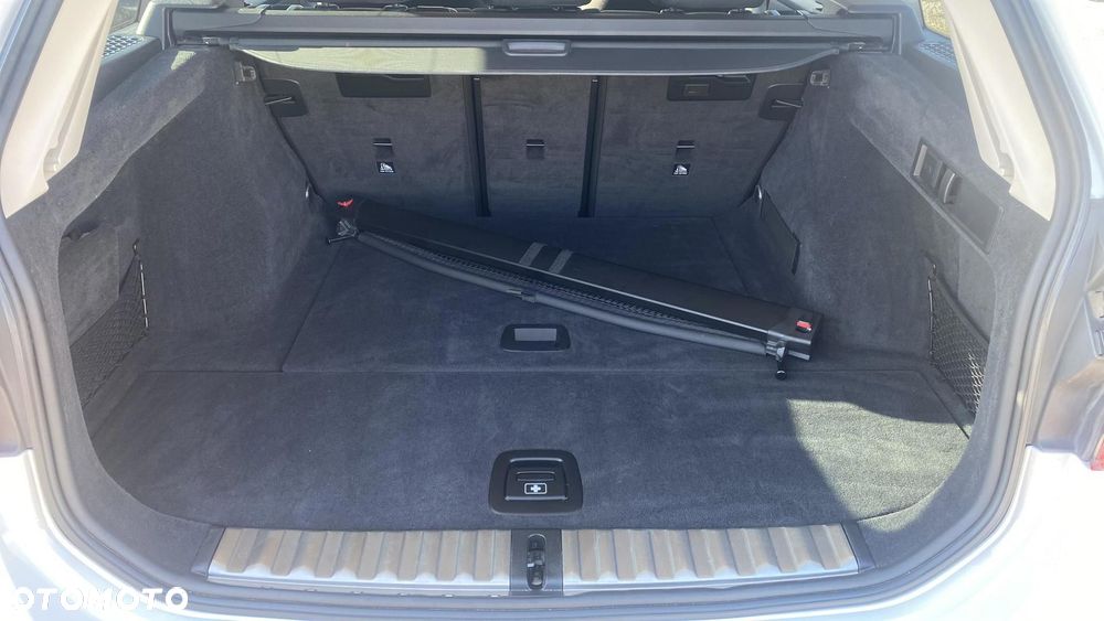 BMW Seria 3 318i Advantage - 12