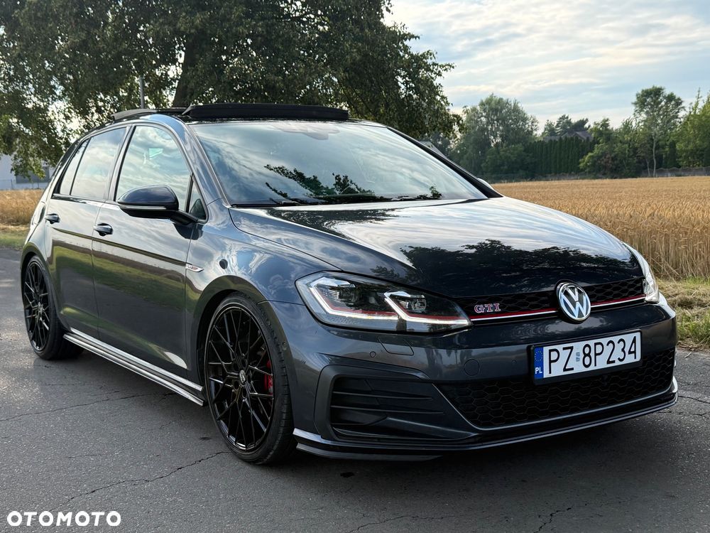 Volkswagen Golf - 2