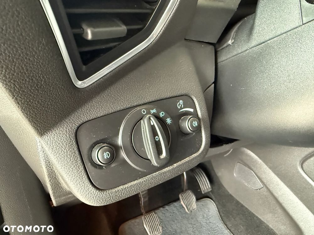 Ford Kuga 2.0 TDCi 2x4 Titanium - 36
