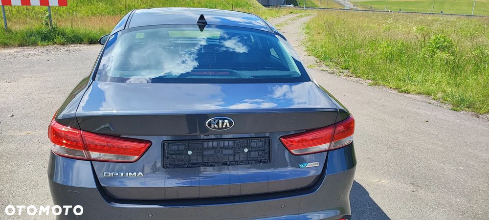 Kia Optima - 8
