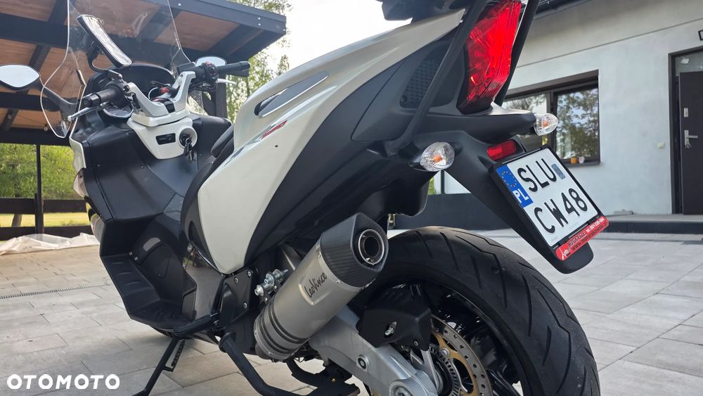 Aprilia SRV 850 - 14