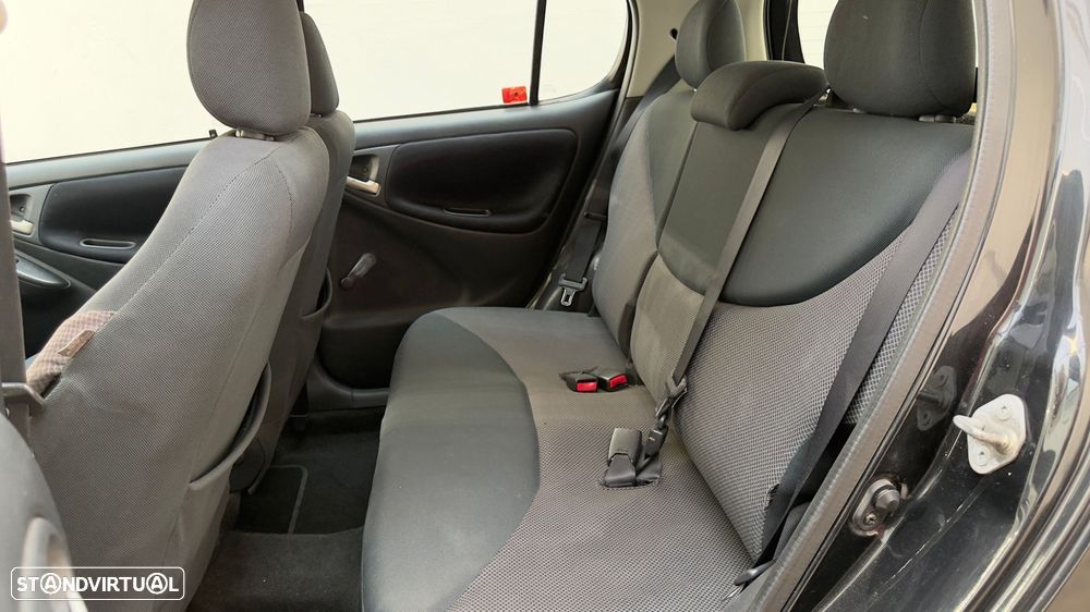 Toyota Yaris 1.0 Sol AC - 10