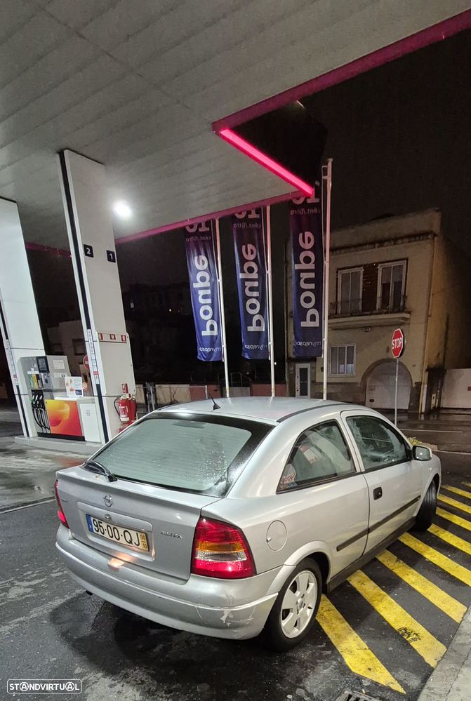 Opel Astra 1.4 Sport - 4