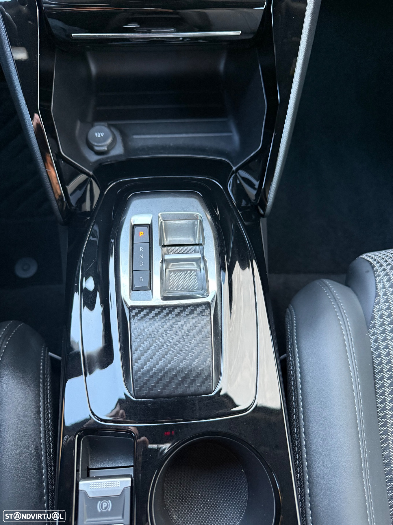 Peugeot e-2008 50 kWh Allure Pack - 29